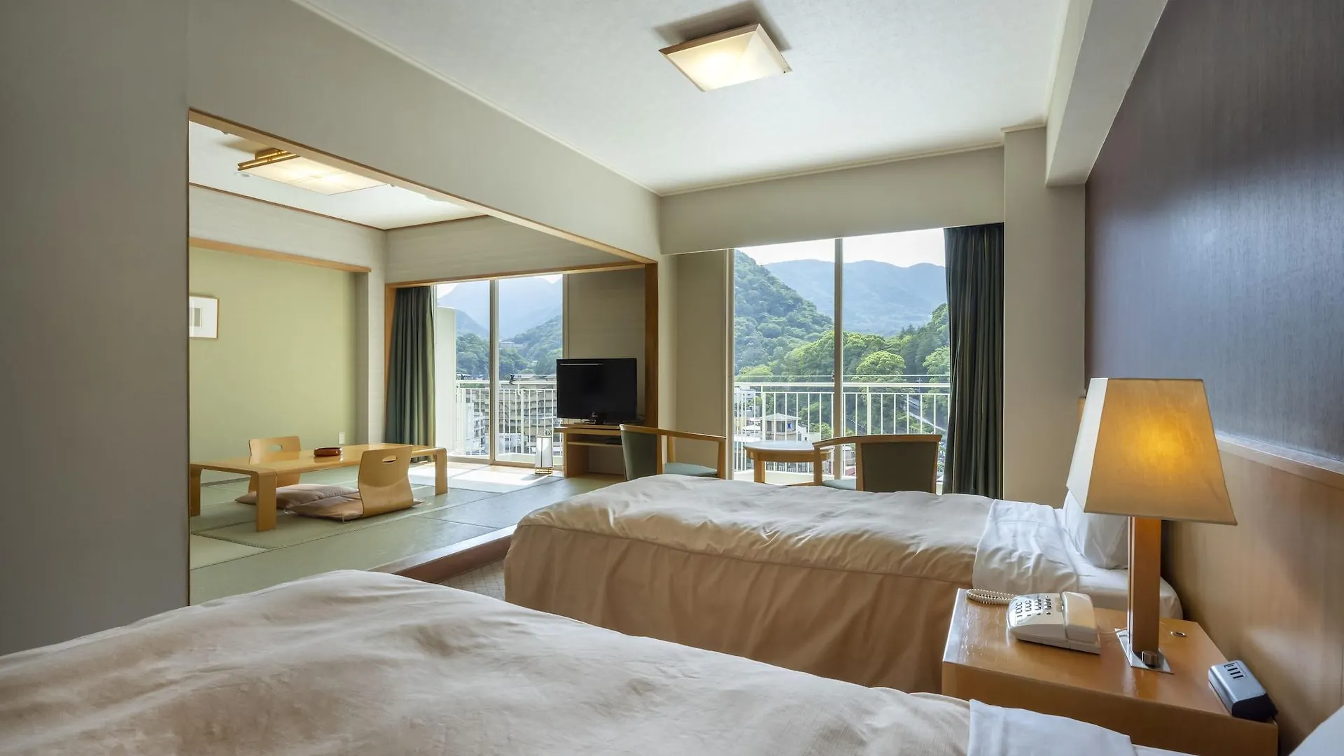 האקונה Yumoto Fujiya Hotel 4*,  יפן